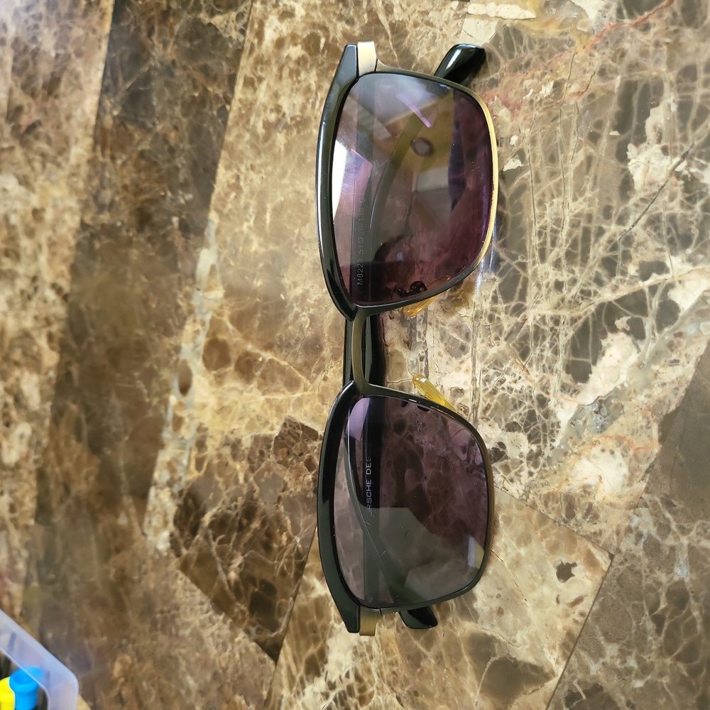 Porsche design frame used.